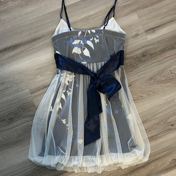 Speechless homecoming, lace Navy and White Floral Mini Dress - Picture 4 of 4